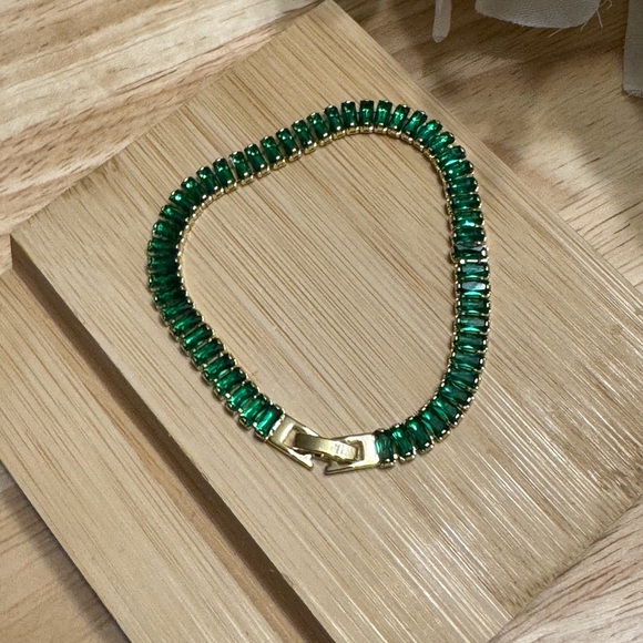 GRANTDENE STATEMENT BRACELET - Picture 8 of 12